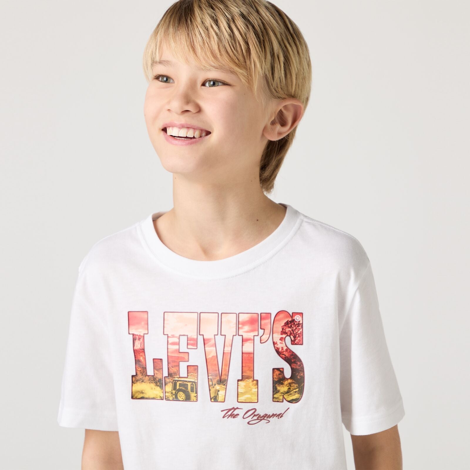 Levis Off Road T-Shirt 9Em789-W1t Clothing 16YRS / White