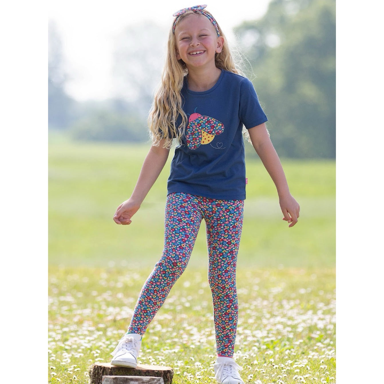 Kite Bug Love Girls T-Shirt F233 Clothing 3YRS / Navy,4YRS / Navy,5YRS / Navy,6YRS / Navy,7YRS / Navy,8YRS / Navy,9YRS / Navy,10-11YRS / Navy