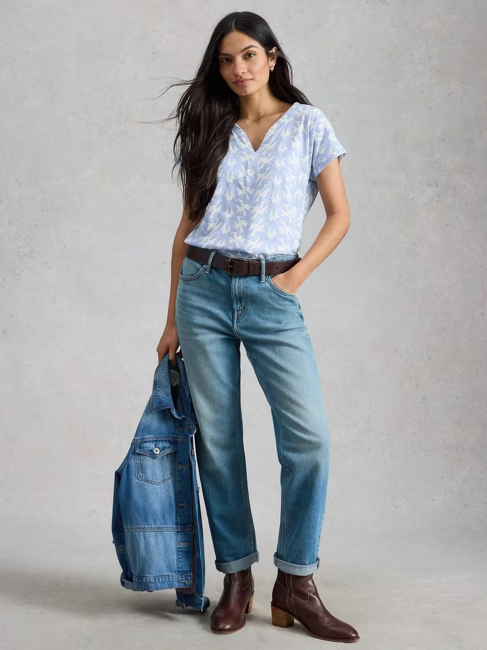 White Stuff Womens Nelly Notch Print T-Shirt 445349 Blue Clothing UK8 / Blue,UK10 / Blue,UK12 / Blue,UK14 / Blue,UK16 / Blue,UK18 / Blue