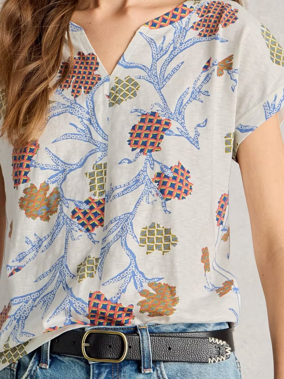 White Stuff Womens Nelly Notch Print T-Shirt 445349 Ivory Multi Clothing UK8 / Multi,UK10 / Multi,UK12 / Multi,UK14 / Multi,UK16 / Multi,UK18 / Multi