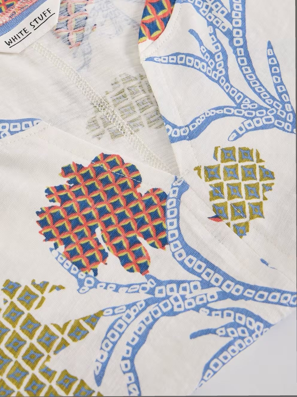 White Stuff Womens Nelly Notch Print T-Shirt 445349 Ivory Multi Clothing UK8 / Multi,UK10 / Multi,UK12 / Multi,UK14 / Multi,UK16 / Multi,UK18 / Multi