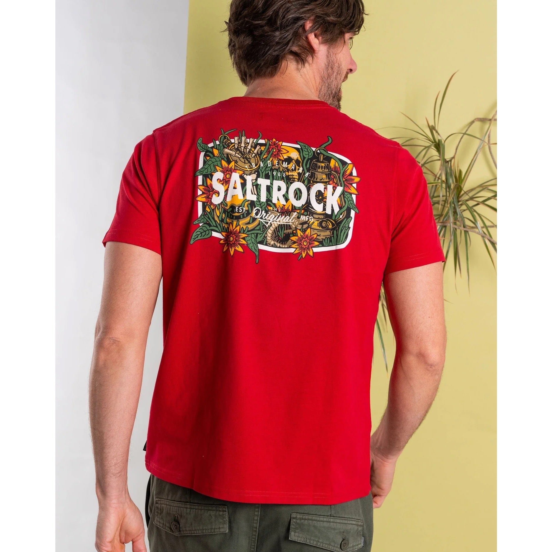 Saltrock Mens Jungle Wanderer T-Shirt Tsb12501022 Clothing SMALL ADULT / Red,MEDIUM ADULT / Red,LARGE ADULT / Red