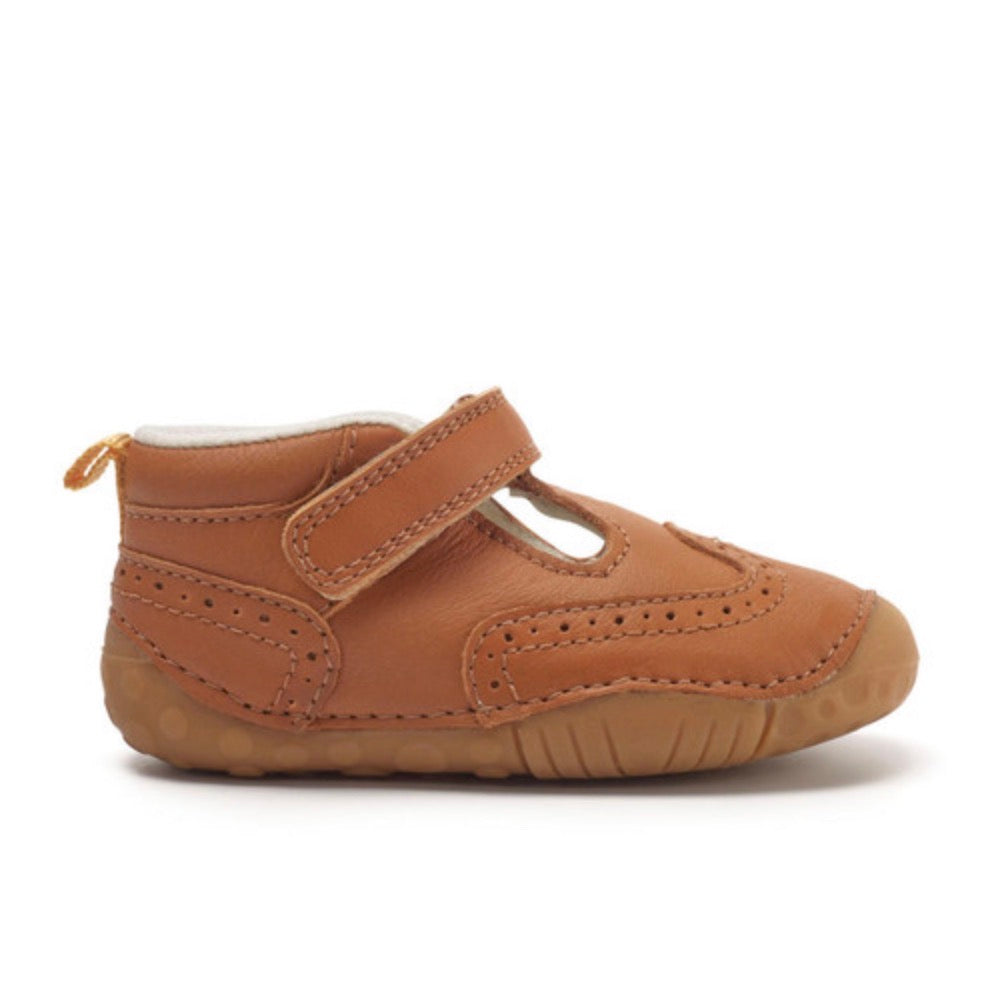 Infant on sale tan shoes